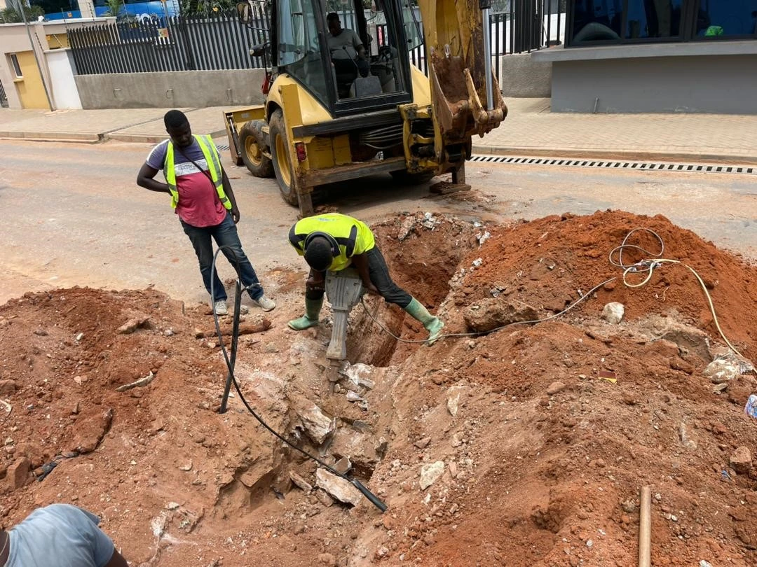 Mass concrete breaking..